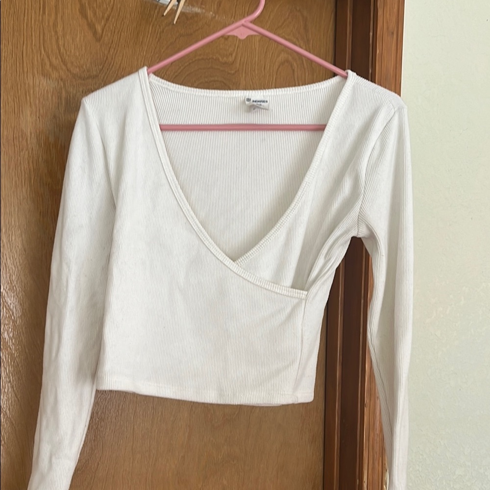 White Long Sleeve V-Neck Top